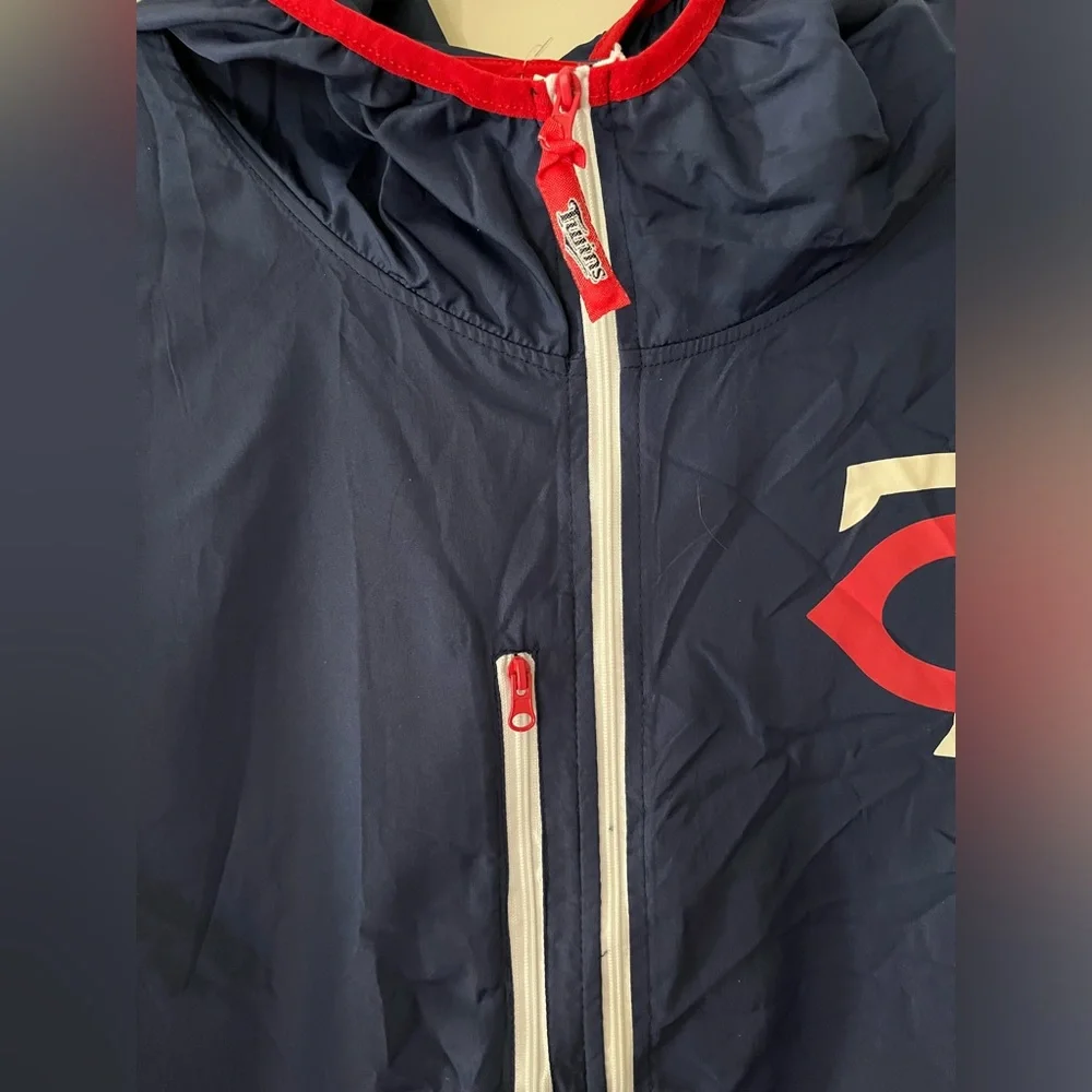 Minnesota Twins hooded windbreaker with “Ford” on 1 sleeve, 2XL